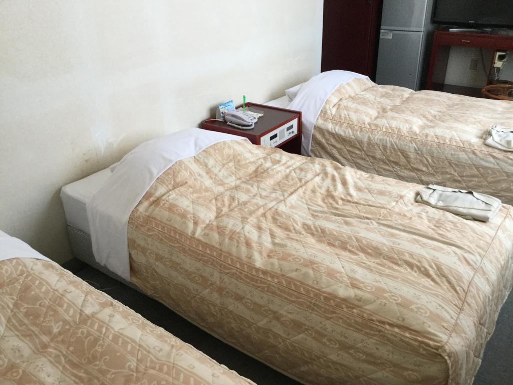 Hotel Peace Land Ishigaki Ishigaki  Bagian luar foto